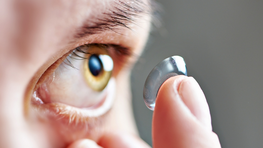 How to Get Makeup Off Contact Lenses Safely