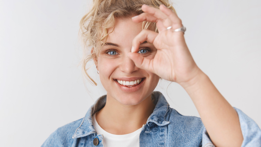 Traveling with Contact Lenses: TSA Rules, Packing Checklist and Comfort Tips