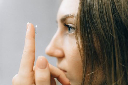  how to get contact lenses out with long nails