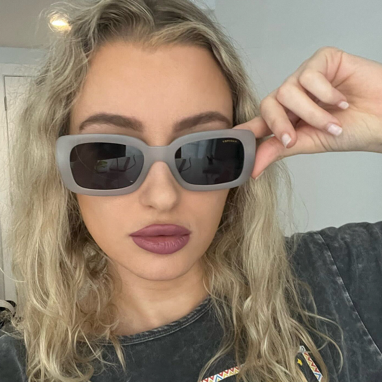 Gigi - Frosty grey